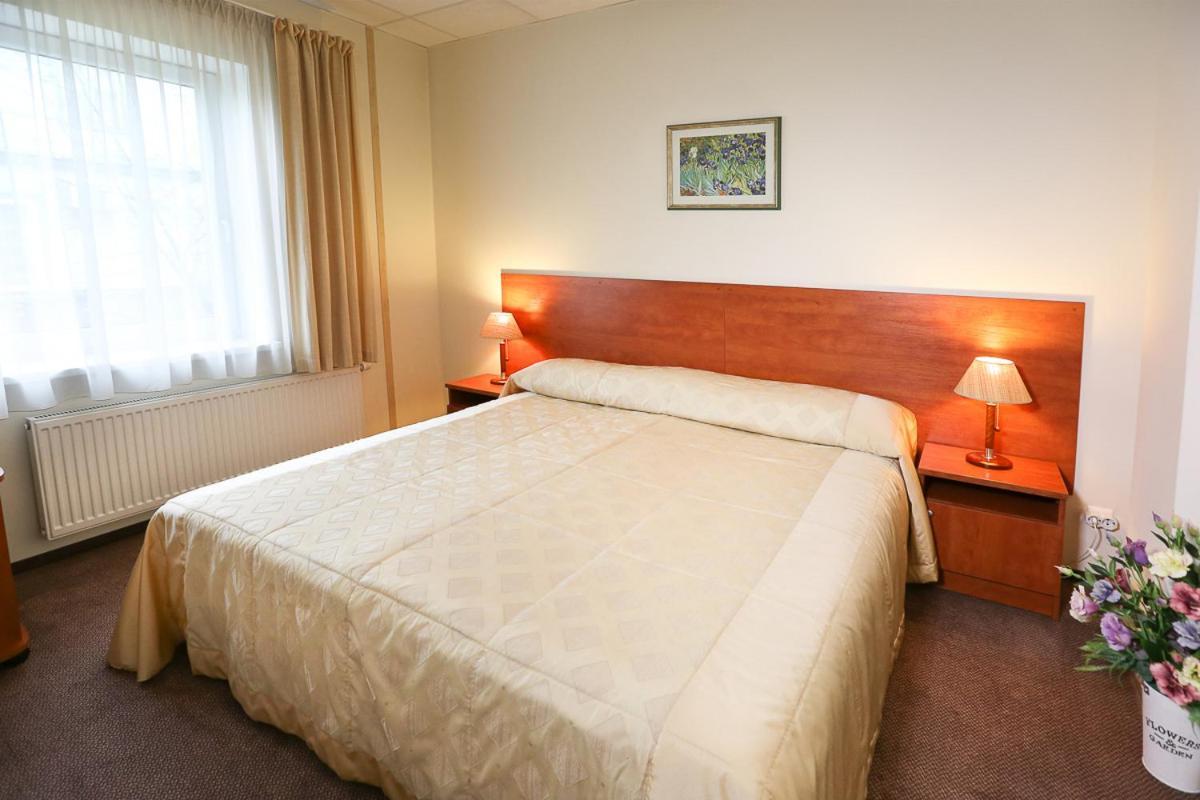 Smelyne Hotel Panevezys Exterior photo